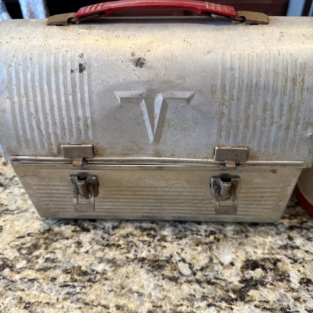 Vintage Aluminum workers or miners Thermos Lunch Bucket w/ thermos No safety pin